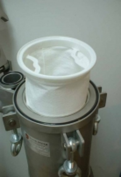 Thùng chứa lọc chất lỏng công nghiệp dùng túi inox 316 lọc nước mắm có bị rỉ sét không ?